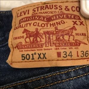 Levi’s 501 button fly jeans excellent condition